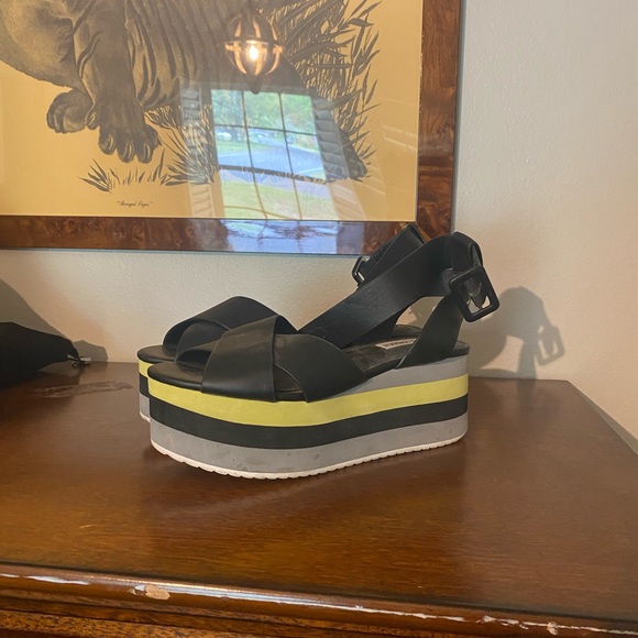 Steve Madden black platform sandals - Picture 3 of 4